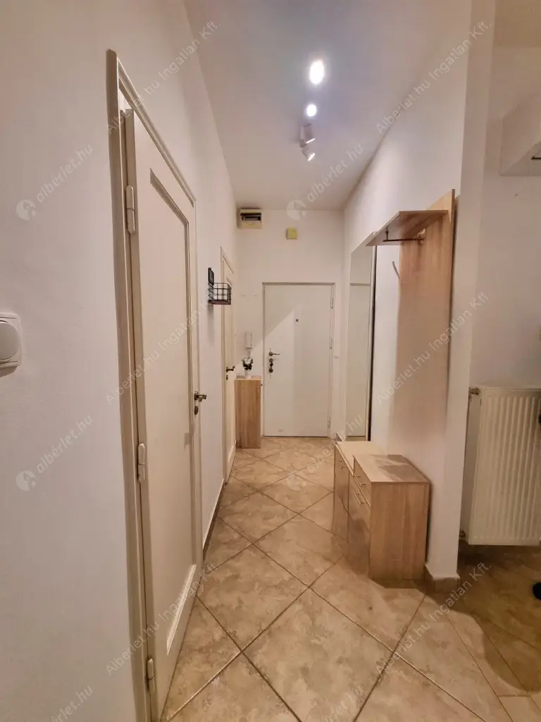 Kiadó albérlet 255000 Ft/hó áron: Budapest, I. kerület  Hattyú utca. Mérete: 46 nm, 2 szobás | Alberlet.hu - 6584408