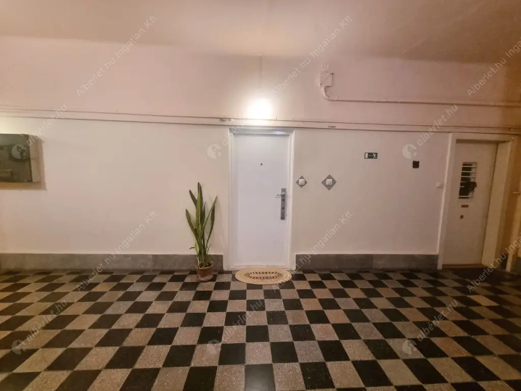 Kiadó albérlet 255000 Ft/hó áron: Budapest, I. kerület  Hattyú utca. Mérete: 46 nm, 2 szobás | Alberlet.hu - 6584413