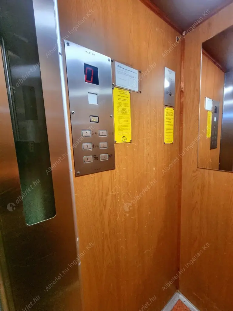 Kiadó albérlet 255000 Ft/hó áron: Budapest, I. kerület  Hattyú utca. Mérete: 46 nm, 2 szobás | Alberlet.hu - 6584416