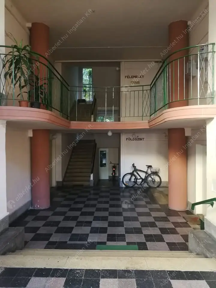 Kiadó albérlet 255000 Ft/hó áron: Budapest, I. kerület  Hattyú utca. Mérete: 46 nm, 2 szobás | Alberlet.hu - 6584419