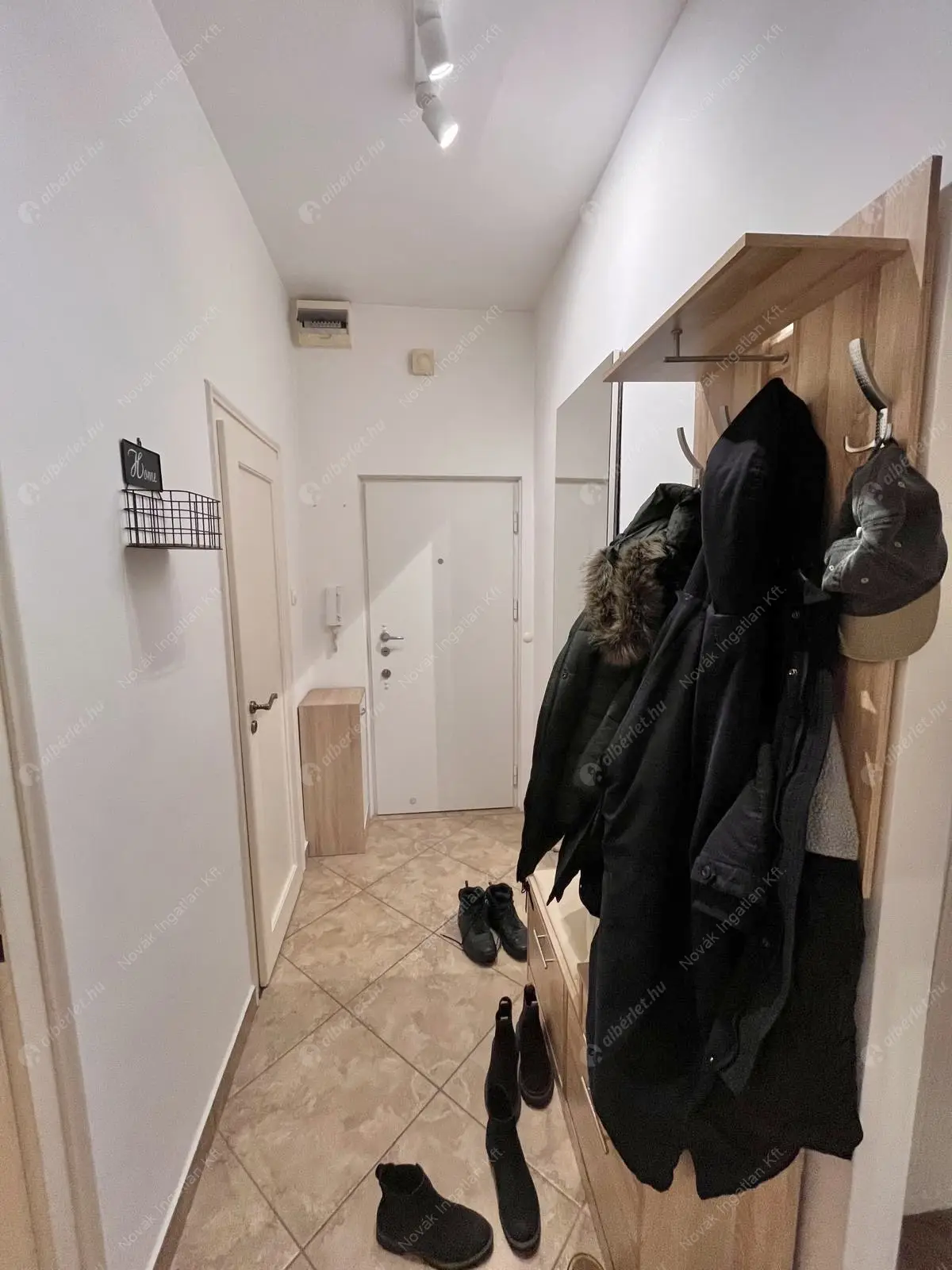 Kiadó albérlet 255000 Ft/hó áron: Budapest, I. kerület  Hattyú utca. Mérete: 46 nm, 1 szobás | Alberlet.hu - 6584851