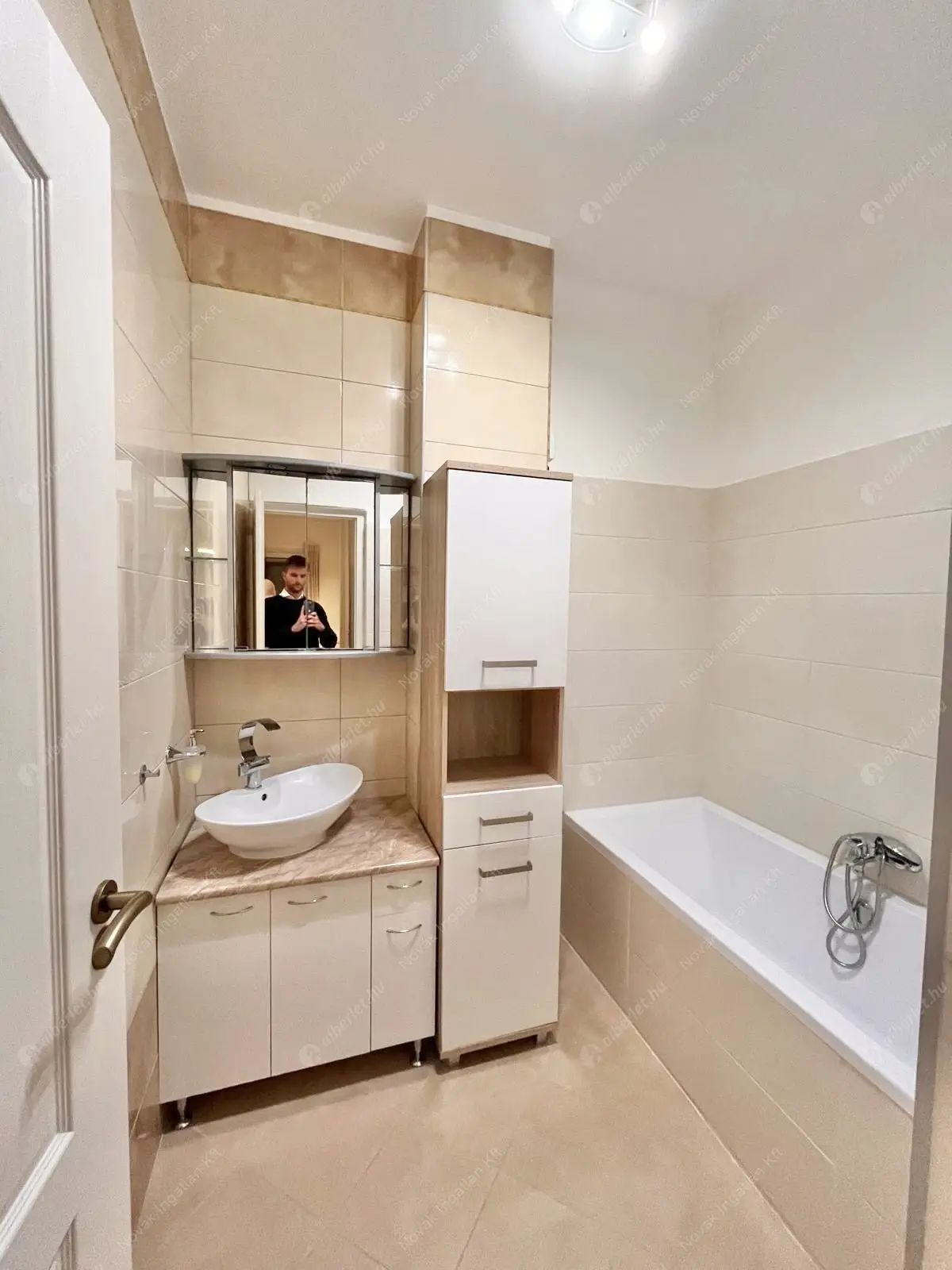 Kiadó albérlet 255000 Ft/hó áron: Budapest, I. kerület  Hattyú utca. Mérete: 46 nm, 1 szobás | Alberlet.hu - 6585797