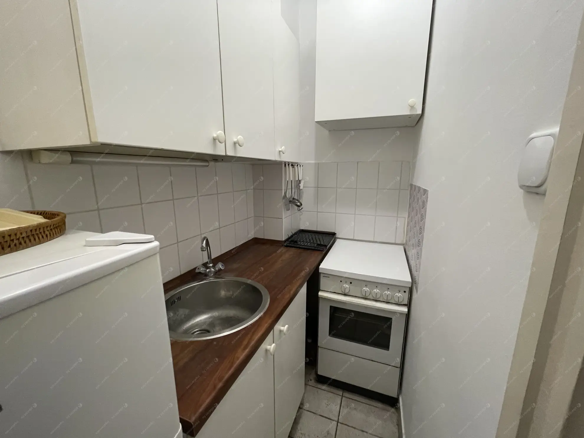 Kiadó albérlet 180000 Ft/hó áron: Budapest, I. kerület  Hunyadi János út. Mérete: 30 nm, 1 szobás | Alberlet.hu - 6601384