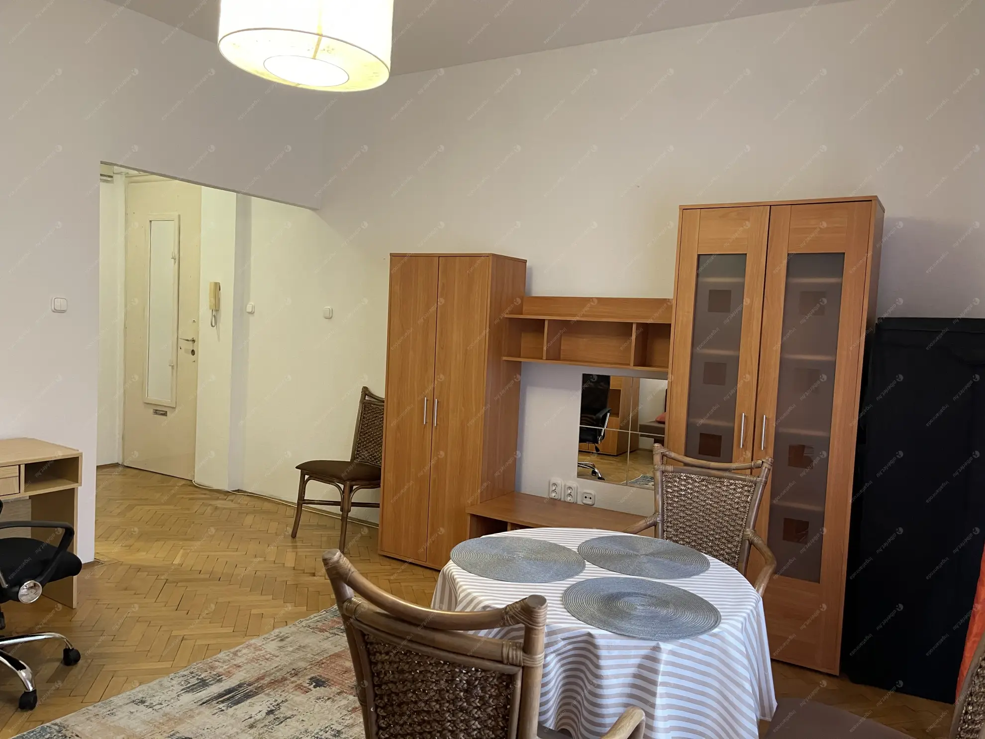 Kiadó albérlet 180000 Ft/hó áron: Budapest, I. kerület  Hunyadi János út. Mérete: 30 nm, 1 szobás | Alberlet.hu - 6601386