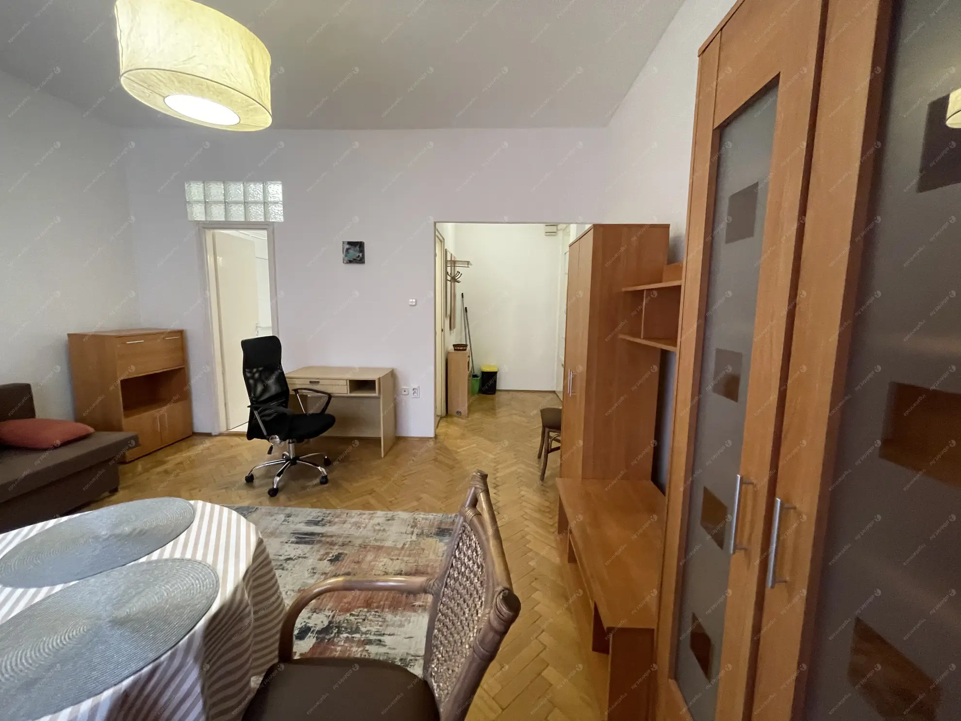 Kiadó albérlet 180000 Ft/hó áron: Budapest, I. kerület  Hunyadi János út. Mérete: 30 nm, 1 szobás | Alberlet.hu - 6601390