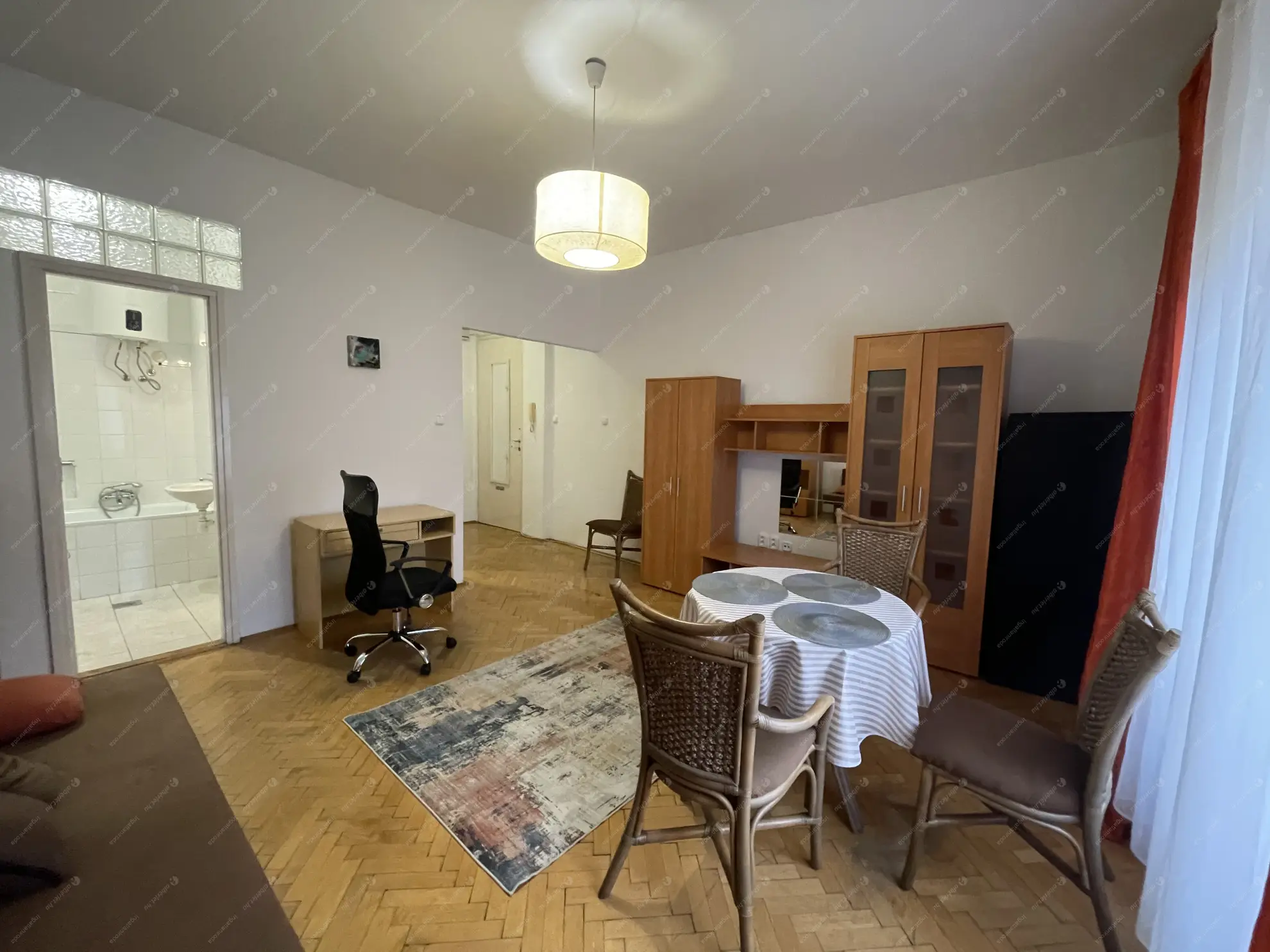 Kiadó albérlet 180000 Ft/hó áron: Budapest, I. kerület  Hunyadi János út. Mérete: 30 nm, 1 szobás | Alberlet.hu - 6601393