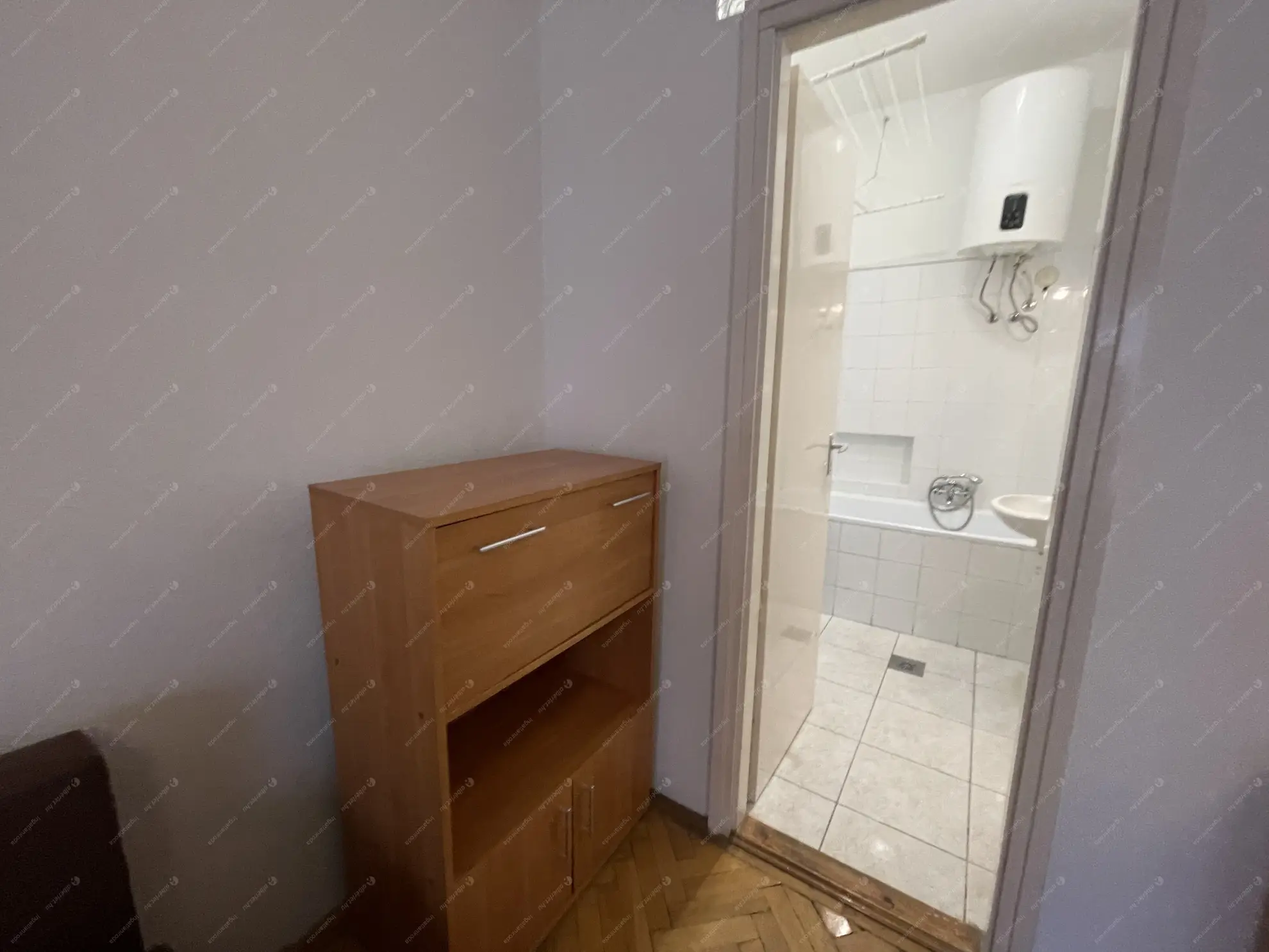 Kiadó albérlet 180000 Ft/hó áron: Budapest, I. kerület  Hunyadi János út. Mérete: 30 nm, 1 szobás | Alberlet.hu - 6601397