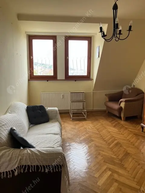 Kiadó albérlet 260000 Ft/hó áron: Budapest, I. kerület  Hunyadi János út. Mérete: 44 nm, 2 szobás | Alberlet.hu - 6529480