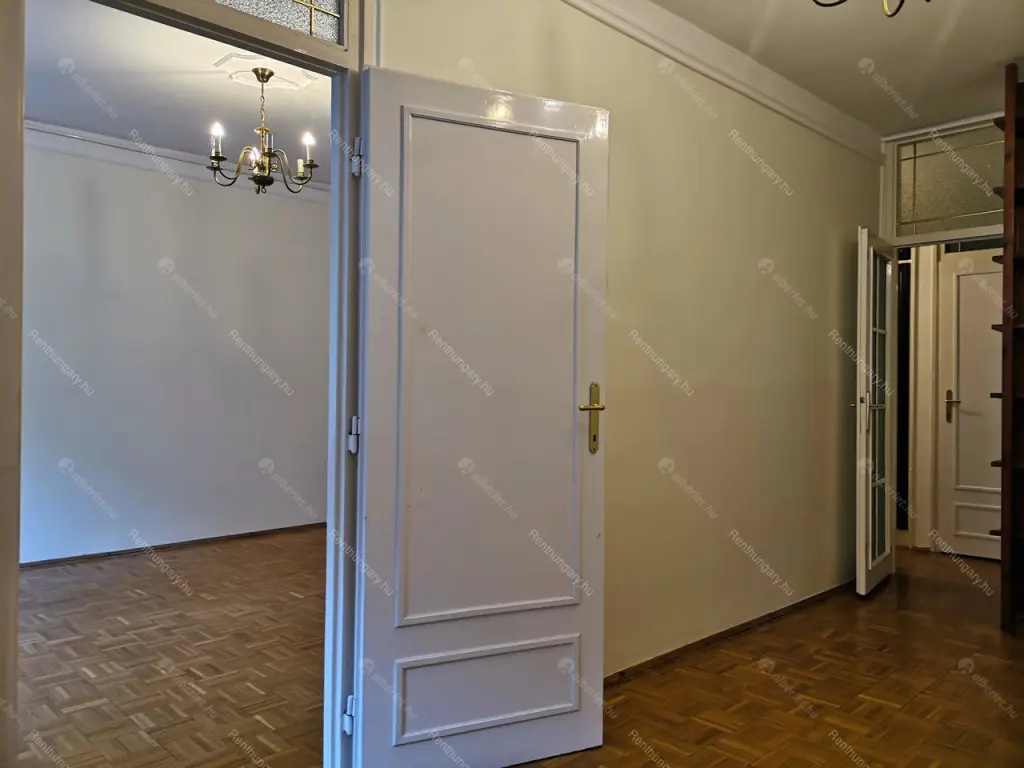 Kiadó albérlet 290000 Ft/hó áron: Budapest, I. kerület  Hunyadi János út. Mérete: 67 nm, 2 szobás | Alberlet.hu - 6708073