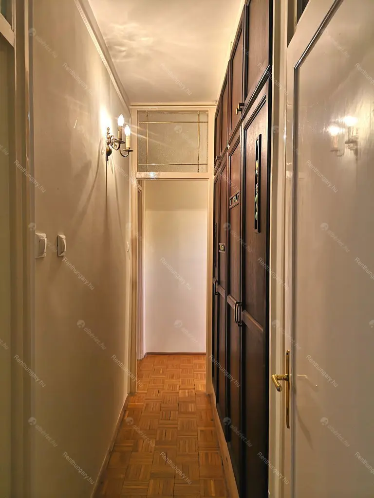 Kiadó albérlet 290000 Ft/hó áron: Budapest, I. kerület  Hunyadi János út. Mérete: 67 nm, 2 szobás | Alberlet.hu - 6708079