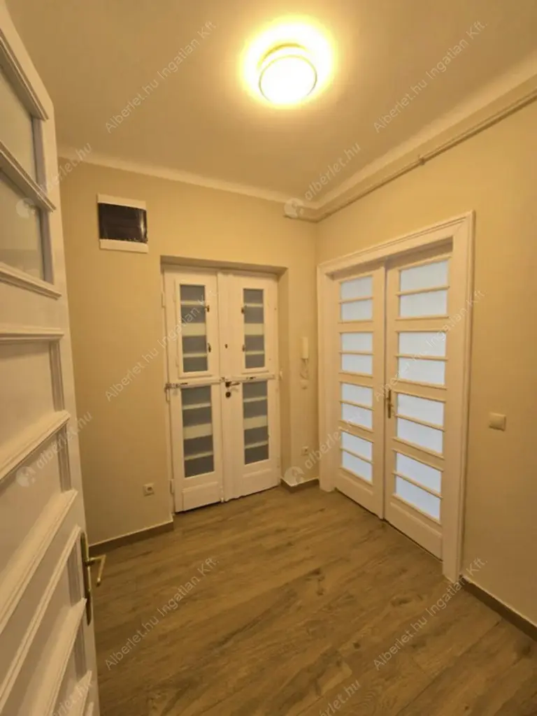 Kiadó albérlet 370000 Ft/hó áron: Budapest, I. kerület  Hunyadi János út. Mérete: 72 nm, 2 szobás | Alberlet.hu - 6578706
