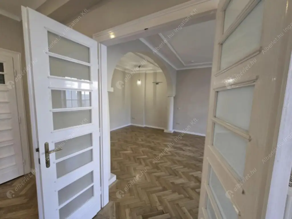 Kiadó albérlet 340000 Ft/hó áron: Budapest, I. kerület  Hunyadi János út. Mérete: 72 nm, 2 szobás | Alberlet.hu - 6616174