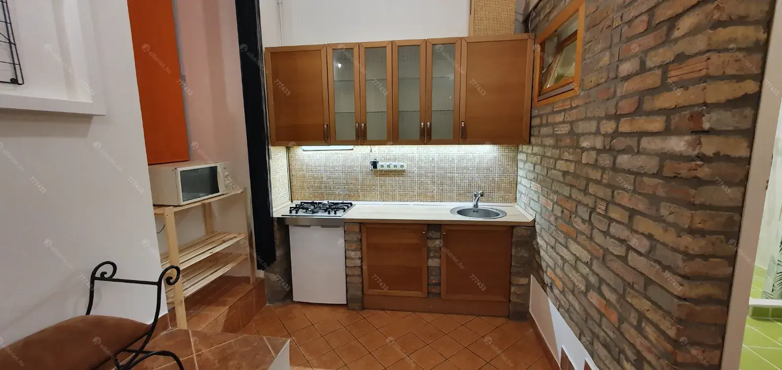 Kiadó albérlet 220000 Ft/hó áron: Budapest, I. kerület  Hunydi János út . Mérete: 31 nm, 1 szobás | Alberlet.hu - 6704016