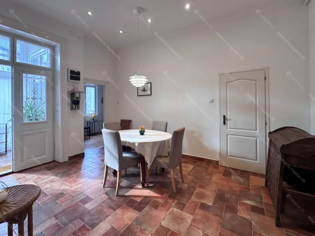 Kiadó albérlet 480000 Ft/hó áron: Budapest, I. kerület  Iskola utca. Mérete: 100 nm, 3 szobás | Alberlet.hu - 6684666