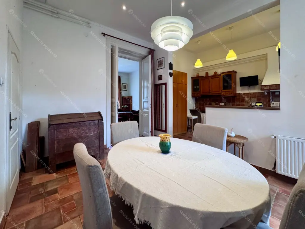 Kiadó albérlet 480000 Ft/hó áron: Budapest, I. kerület  Iskola utca. Mérete: 100 nm, 3 szobás | Alberlet.hu - 6684667