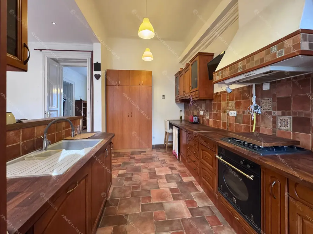 Kiadó albérlet 480000 Ft/hó áron: Budapest, I. kerület  Iskola utca. Mérete: 100 nm, 3 szobás | Alberlet.hu - 6684682