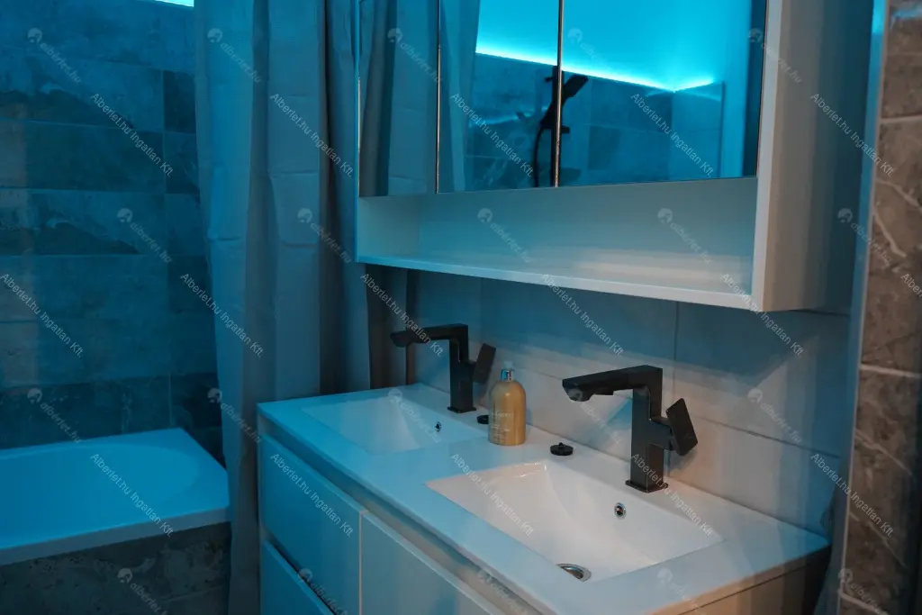 Kiadó albérlet 450000 Ft/hó áron: Budapest, I. kerület  Krisztina körút. Mérete: 72 nm, 4 szobás | Alberlet.hu - 6645575