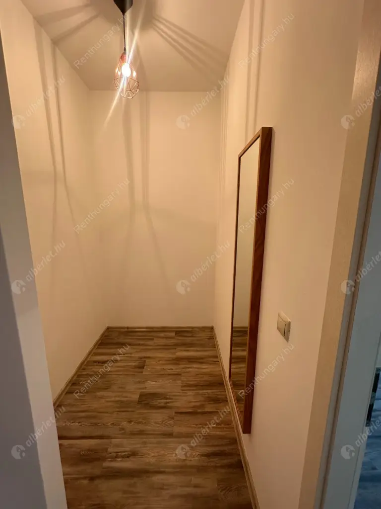 Kiadó albérlet 240000 Ft/hó áron: Budapest, I. kerület  Kuny Domokos utca. Mérete: 43 nm, 2 szobás | Alberlet.hu - 6526082