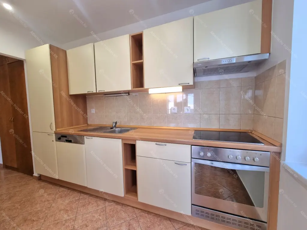 Kiadó albérlet 279000 Ft/hó áron: Budapest, I. kerület  Lisznyai utca. Mérete: 56 nm, 2 szobás | Alberlet.hu - 6675530