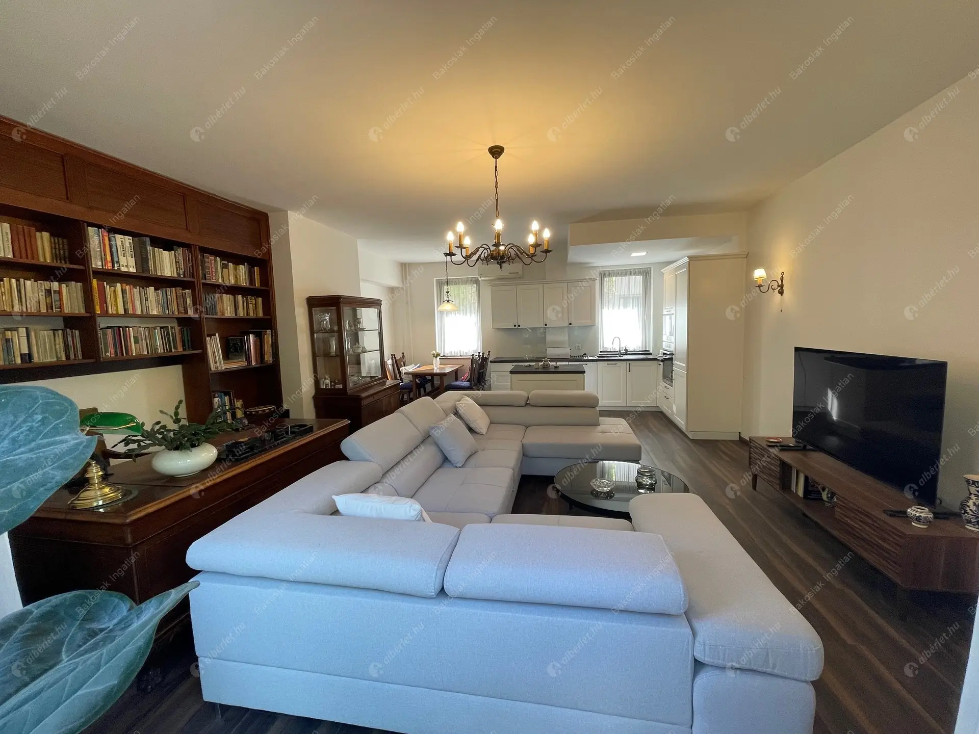 Kiadó albérlet 477000 Ft/hó áron: Budapest, I. kerület  Logodi utca. Mérete: 80 nm, 3 szobás | Alberlet.hu - 6236365