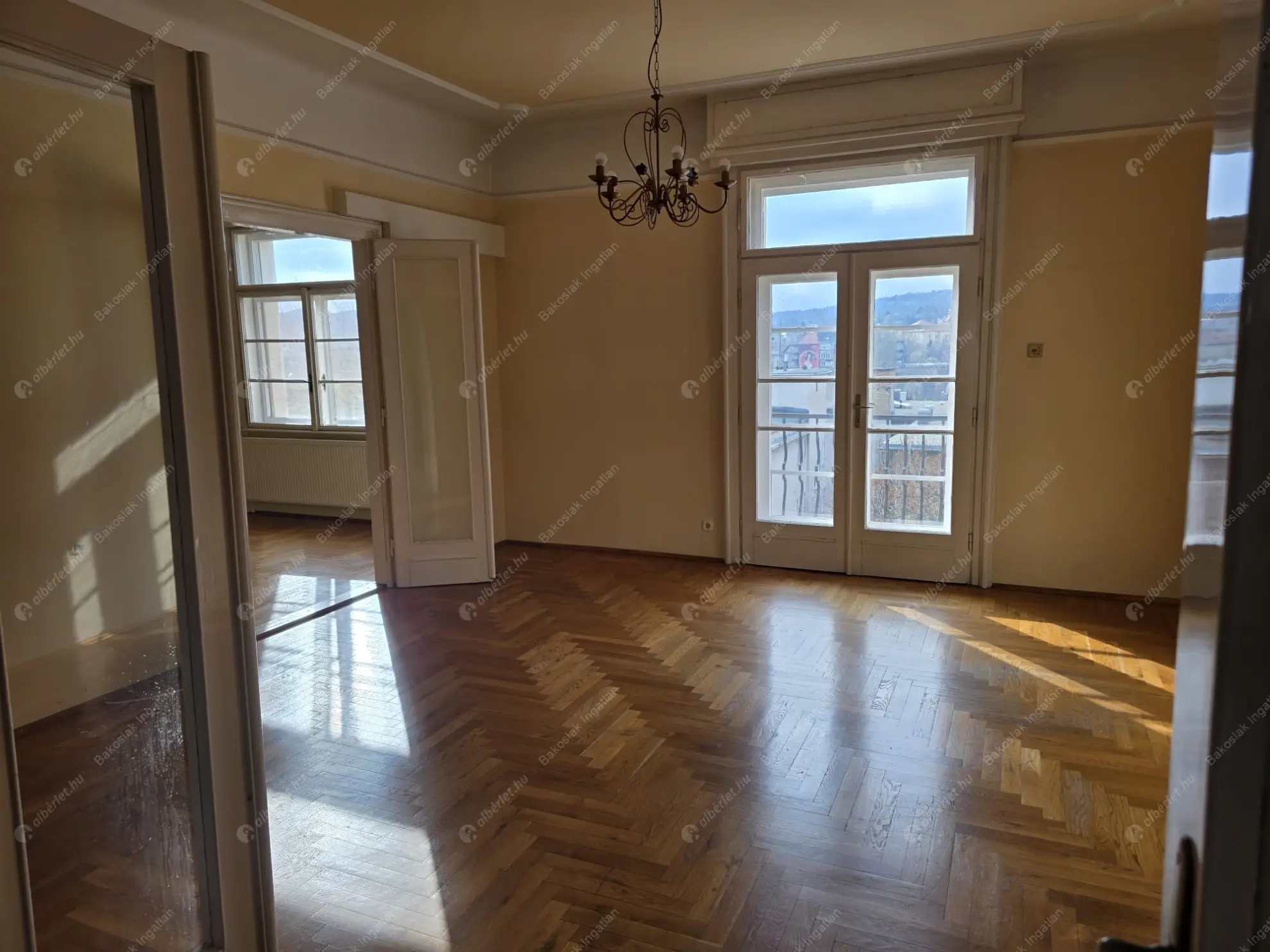 Kiadó albérlet 330000 Ft/hó áron: Budapest, I. kerület  Logodi utca. Mérete: 86 nm, 3 szobás | Alberlet.hu - 6588907