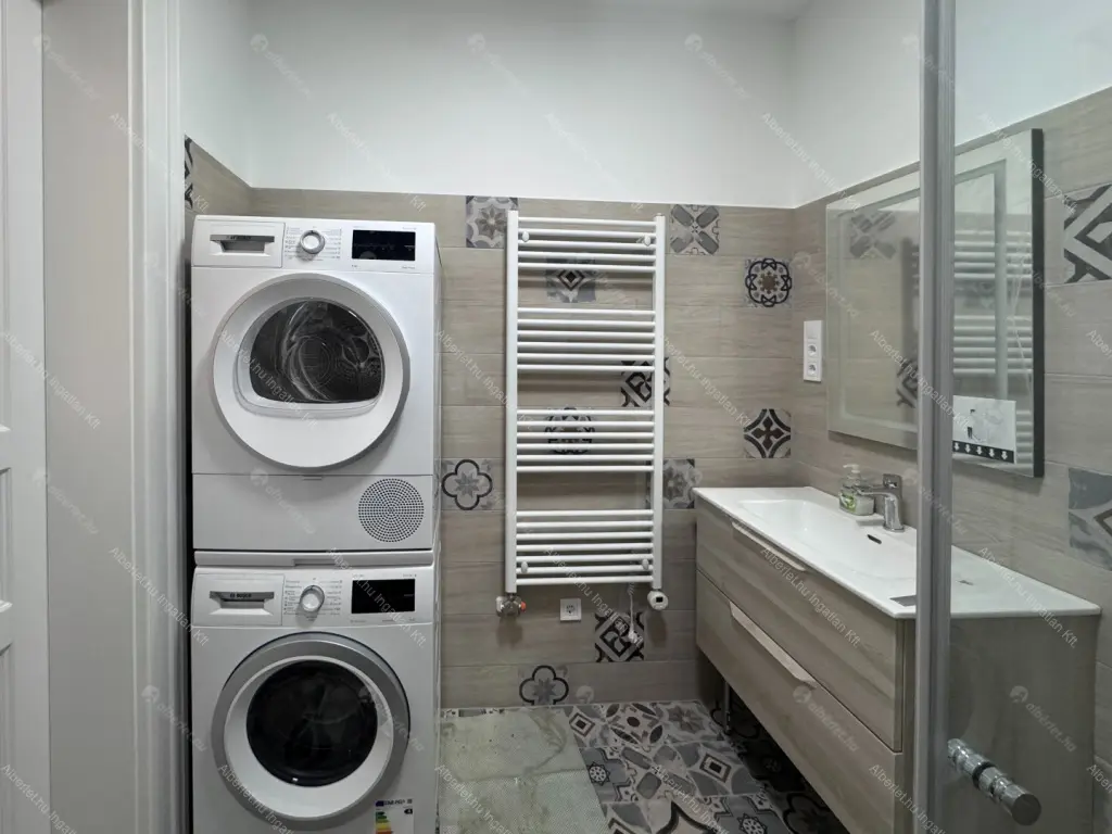 Kiadó albérlet 350000 Ft/hó áron: Budapest, I. kerület  Lovas út. Mérete: 58 nm, 1 szobás | Alberlet.hu - 6675584