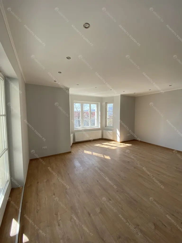 Kiadó albérlet 590000 Ft/hó áron: Budapest, I. kerület  Lovas út. Mérete: 80 nm, 3 szobás | Alberlet.hu - 6701210