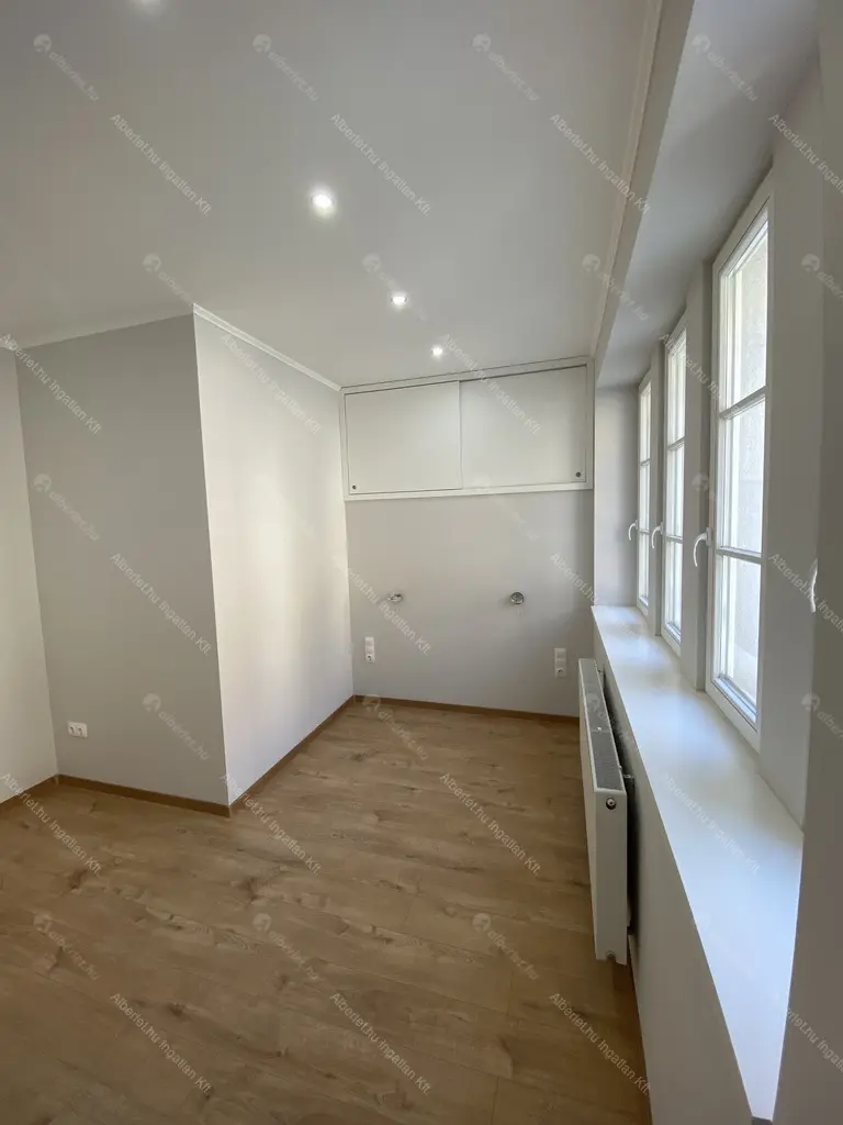 Kiadó albérlet 590000 Ft/hó áron: Budapest, I. kerület  Lovas út. Mérete: 80 nm, 3 szobás | Alberlet.hu - 6701221