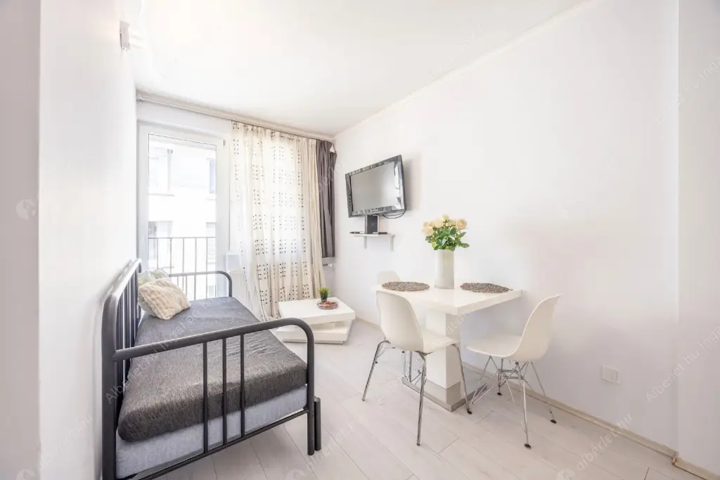 Kiadó albérlet 345000 Ft/hó áron: Budapest, I. kerület  Naphegy utca. Mérete: 55 nm, 1 szobás | Alberlet.hu - 6594131