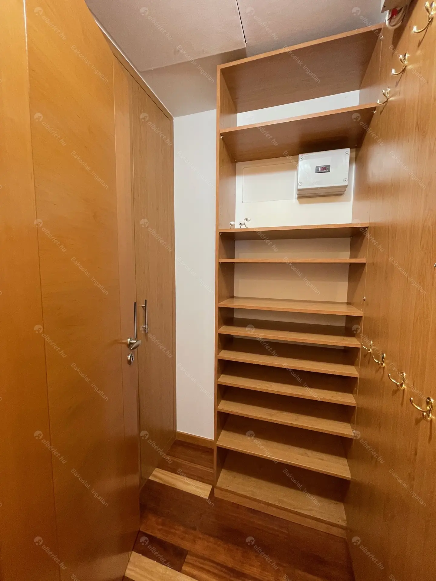 Kiadó albérlet 971000 Ft/hó áron: Budapest, I. kerület  Országház utca. Mérete: 160 nm, 4 szobás | Alberlet.hu - 6048096