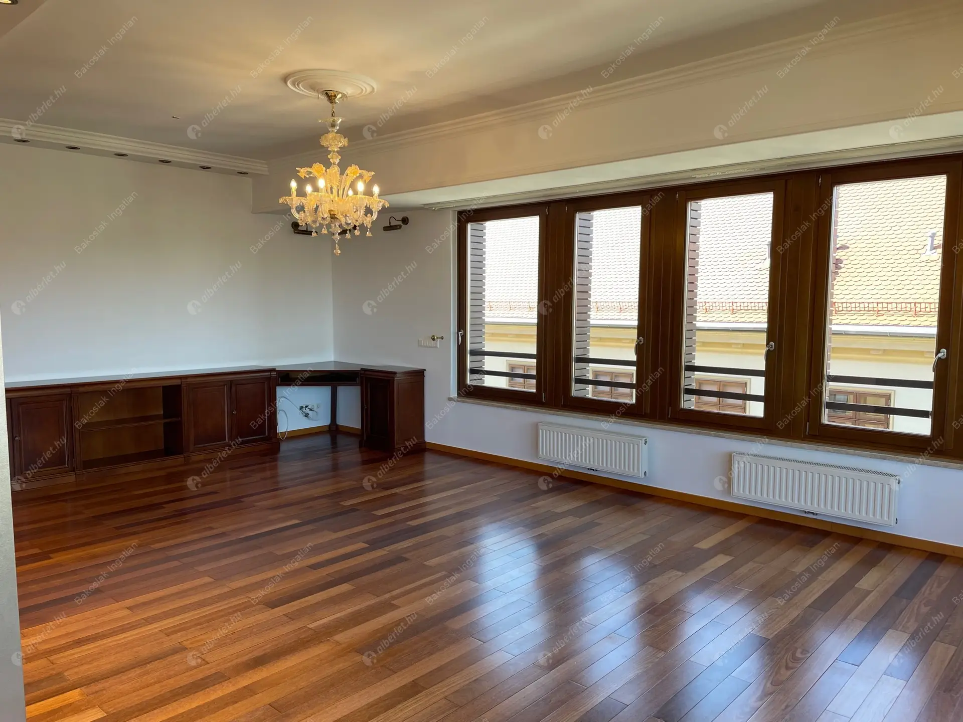 Kiadó albérlet 971000 Ft/hó áron: Budapest, I. kerület  Országház utca. Mérete: 160 nm, 4 szobás | Alberlet.hu - 6048104