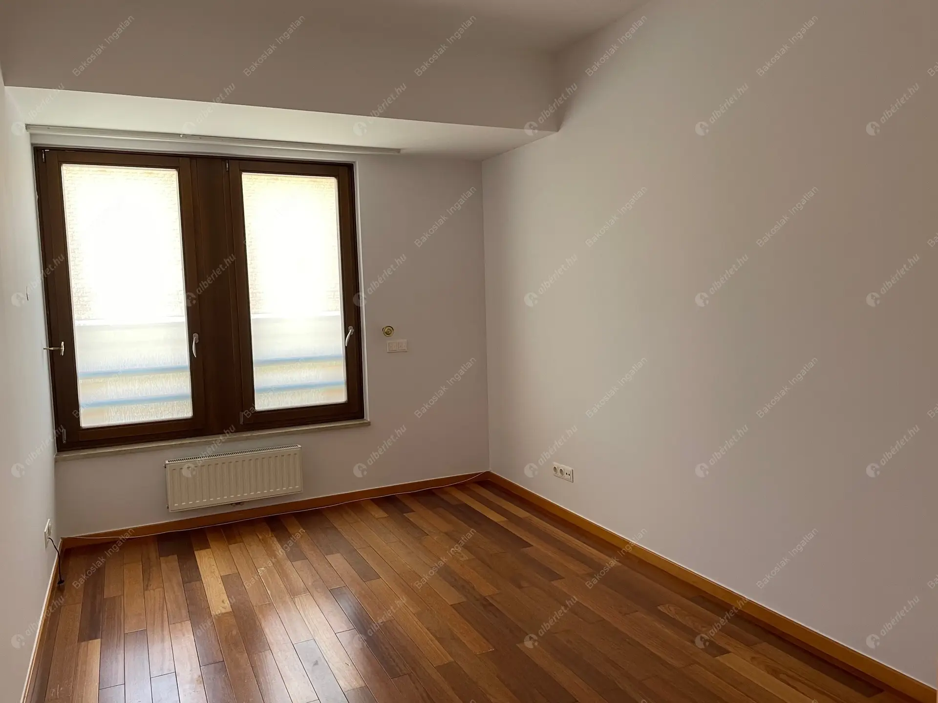 Kiadó albérlet 971000 Ft/hó áron: Budapest, I. kerület  Országház utca. Mérete: 160 nm, 4 szobás | Alberlet.hu - 6048108