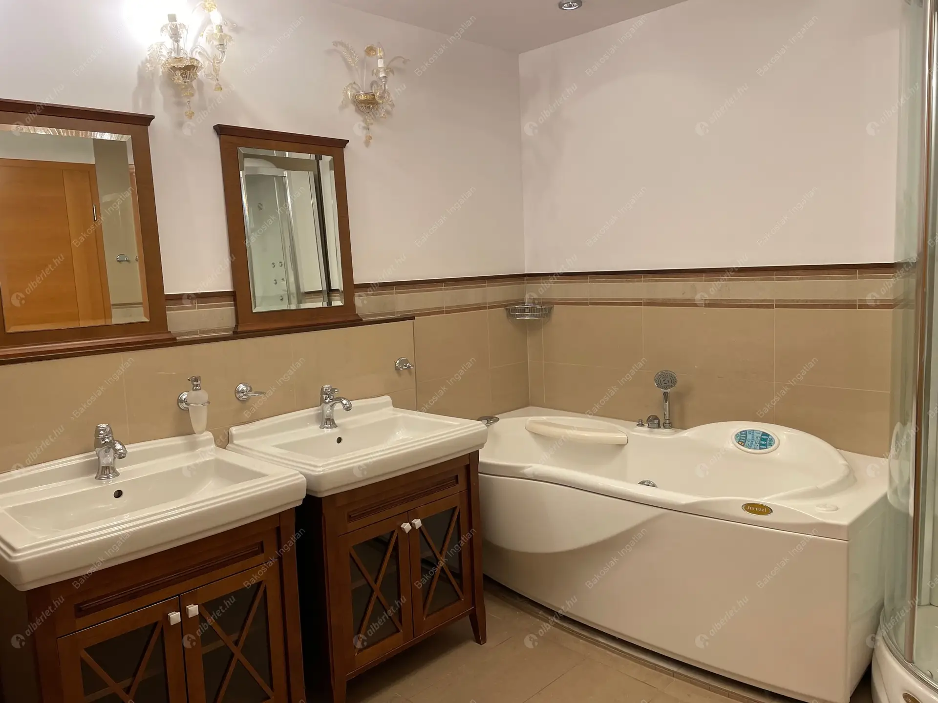 Kiadó albérlet 971000 Ft/hó áron: Budapest, I. kerület  Országház utca. Mérete: 160 nm, 4 szobás | Alberlet.hu - 6048114