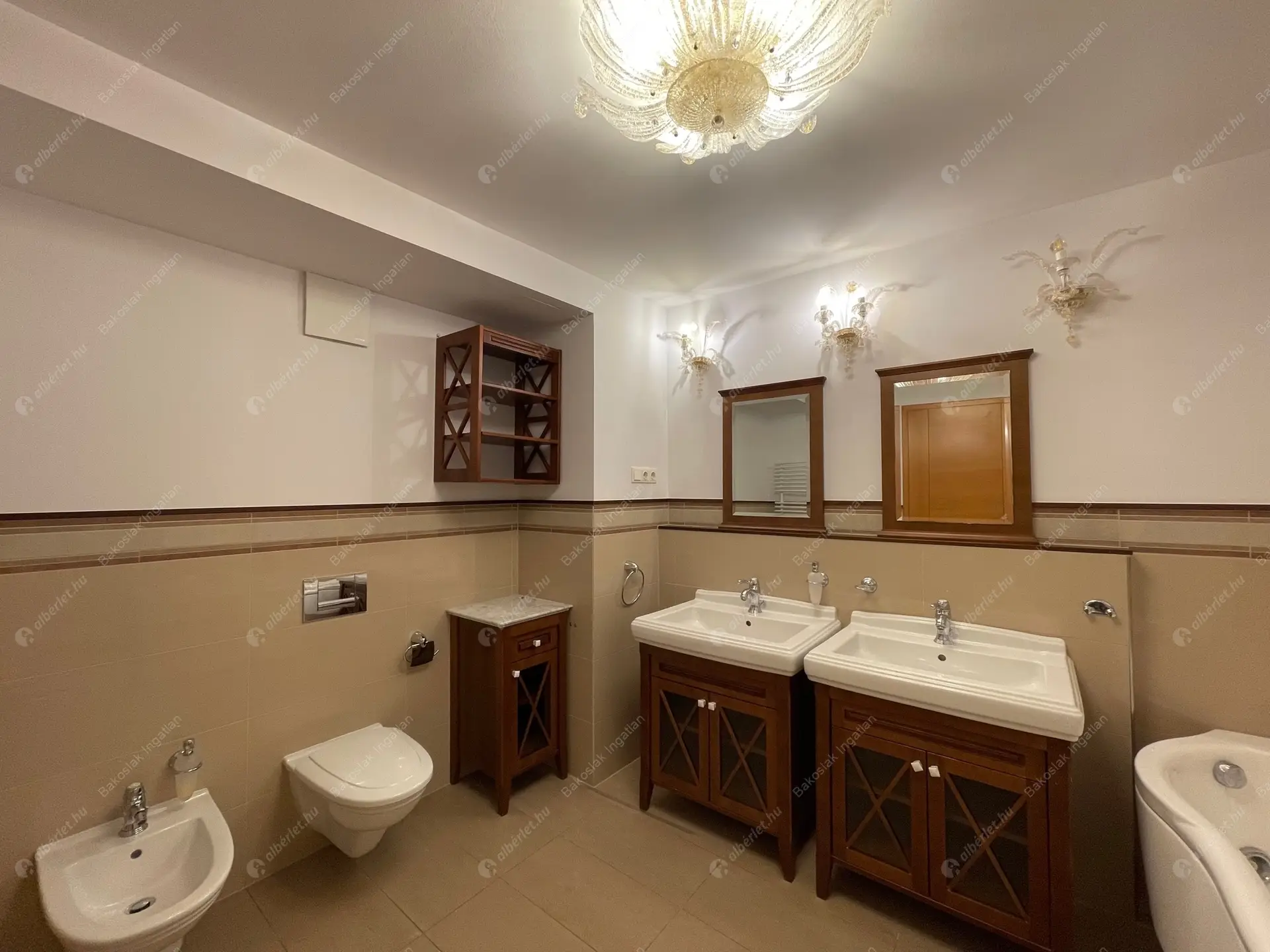 Kiadó albérlet 971000 Ft/hó áron: Budapest, I. kerület  Országház utca. Mérete: 160 nm, 4 szobás | Alberlet.hu - 6048115