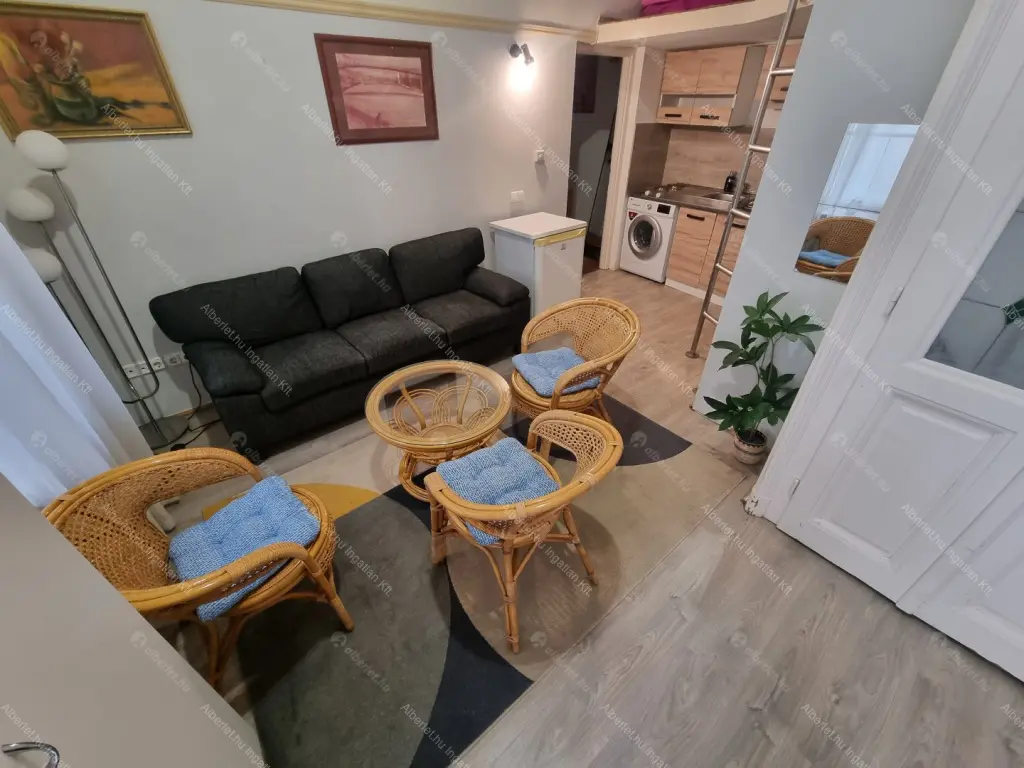 Kiadó albérlet 235000 Ft/hó áron: Budapest, I. kerület  Országház utca. Mérete: 30 nm, 1 szobás | Alberlet.hu - 6681066