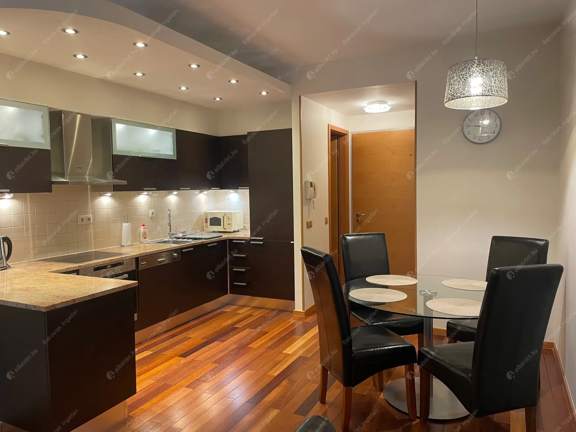 Kiadó albérlet 539000 Ft/hó áron: Budapest, I. kerület  Országház utca. Mérete: 63 nm, 2 szobás | Alberlet.hu - 6604619