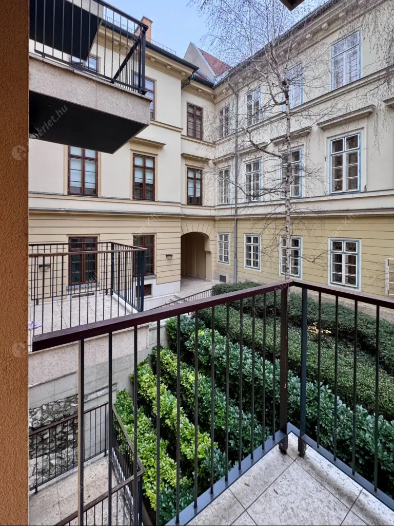 Kiadó albérlet 487000 Ft/hó áron: Budapest, I. kerület  Országház utca. Mérete: 63 nm, 2 szobás | Alberlet.hu - 6606057