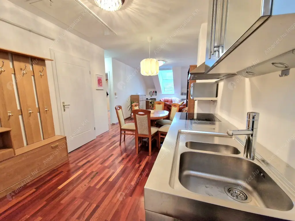 Kiadó albérlet 270000 Ft/hó áron: Budapest, I. kerület  Pálya utca. Mérete: 50 nm, 2 szobás | Alberlet.hu - 5832687