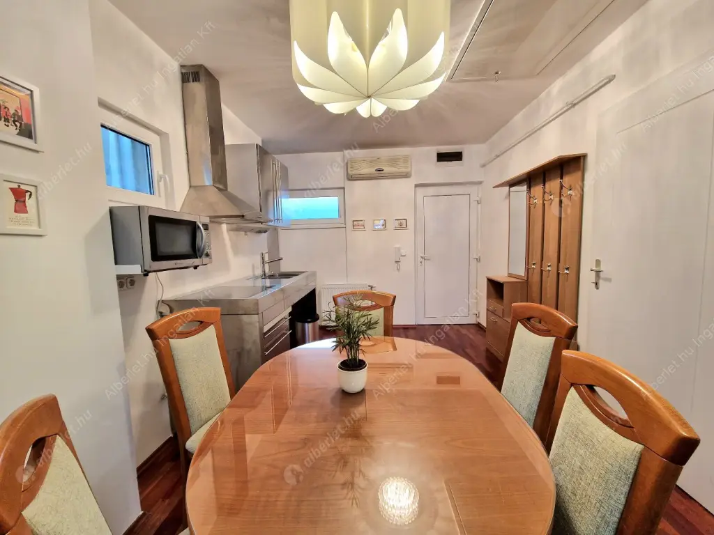 Kiadó albérlet 270000 Ft/hó áron: Budapest, I. kerület  Pálya utca. Mérete: 50 nm, 2 szobás | Alberlet.hu - 5832690