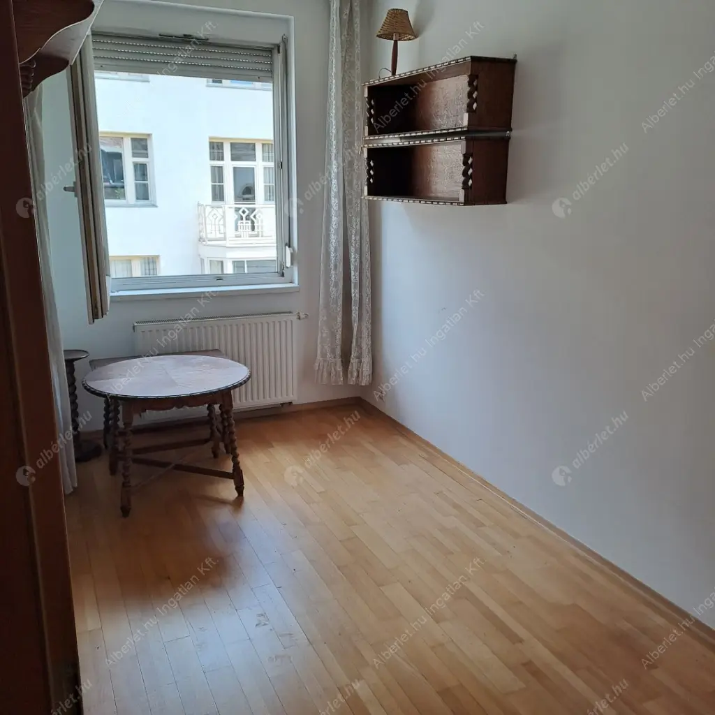 Kiadó albérlet 255000 Ft/hó áron: Budapest, I. kerület  Pauler utca. Mérete: 56 nm, 2 szobás | Alberlet.hu - 6596401