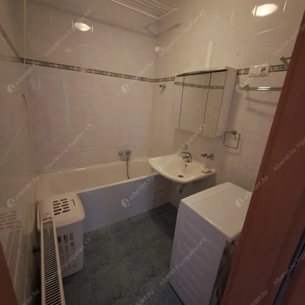 Kiadó albérlet 255000 Ft/hó áron: Budapest, I. kerület  Pauler utca. Mérete: 56 nm, 2 szobás | Alberlet.hu - 6596403