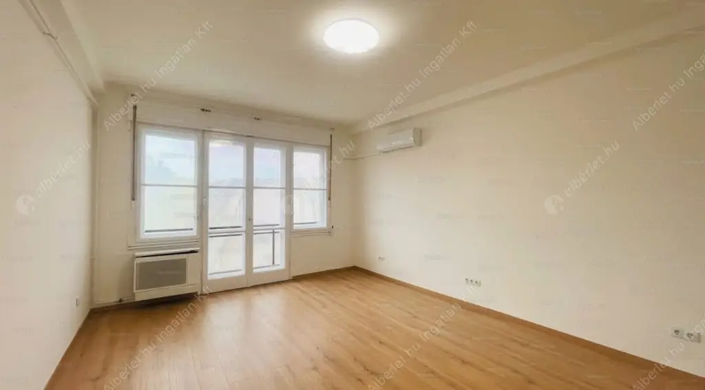 Kiadó albérlet 260000 Ft/hó áron: Budapest, I. kerület  Széna tér. Mérete: 45 nm, 2 szobás | Alberlet.hu - 6597600