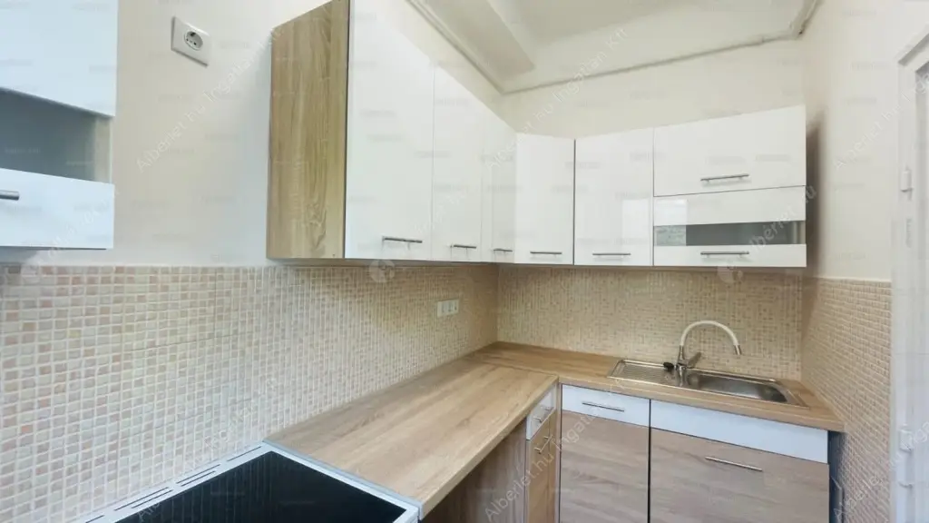 Kiadó albérlet 260000 Ft/hó áron: Budapest, I. kerület  Széna tér. Mérete: 45 nm, 2 szobás | Alberlet.hu - 6597604