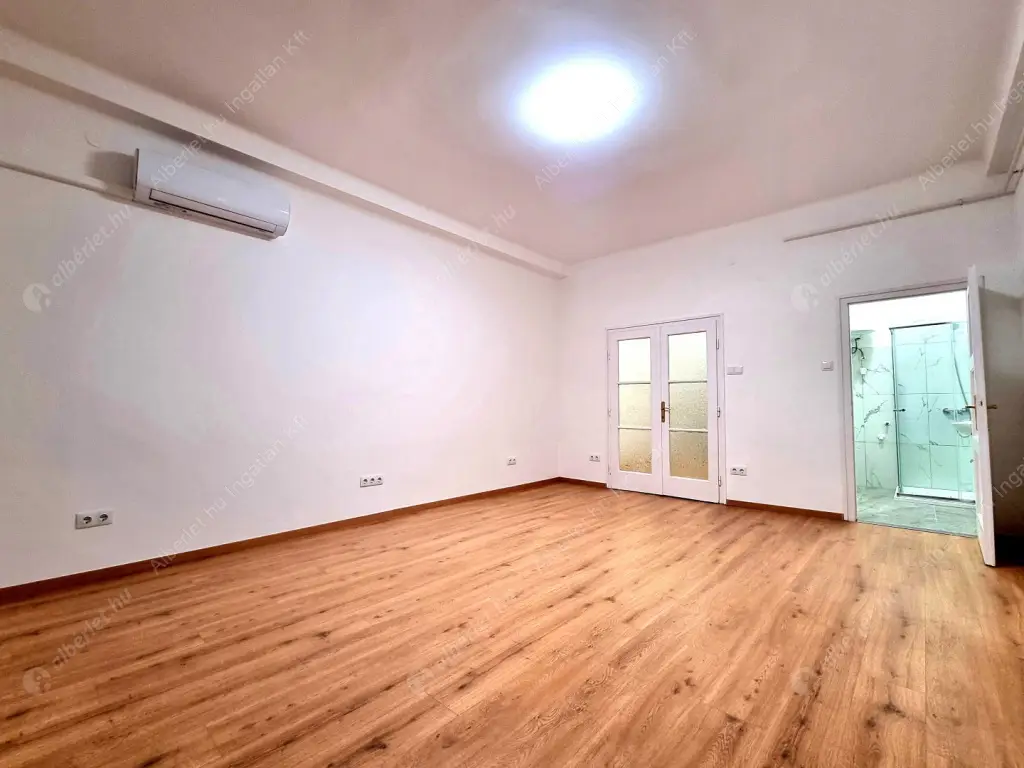 Kiadó albérlet 219000 Ft/hó áron: Budapest, I. kerület  Széna tér. Mérete: 45 nm, 1 szobás | Alberlet.hu - 6601847