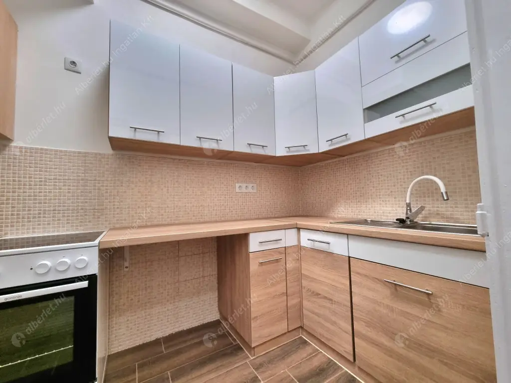 Kiadó albérlet 219000 Ft/hó áron: Budapest, I. kerület  Széna tér. Mérete: 45 nm, 1 szobás | Alberlet.hu - 6601849