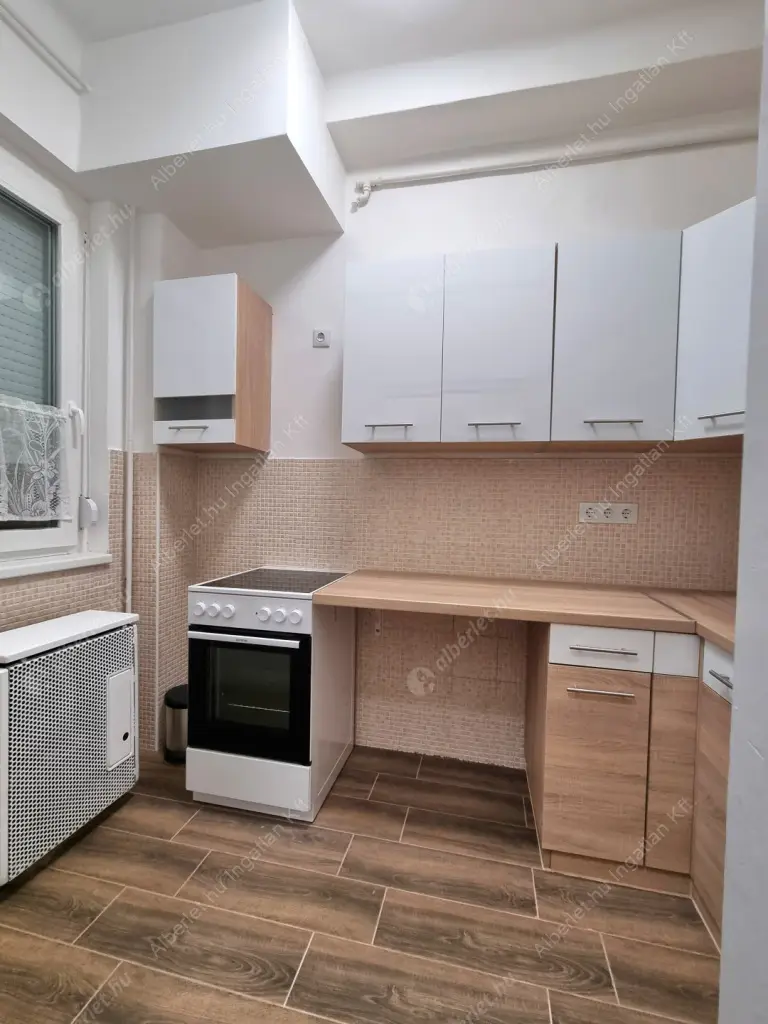 Kiadó albérlet 219000 Ft/hó áron: Budapest, I. kerület  Széna tér. Mérete: 45 nm, 1 szobás | Alberlet.hu - 6601850