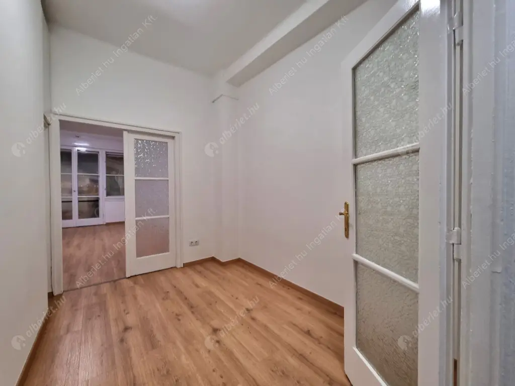 Kiadó albérlet 219000 Ft/hó áron: Budapest, I. kerület  Széna tér. Mérete: 45 nm, 1 szobás | Alberlet.hu - 6601851