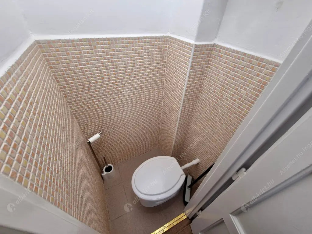 Kiadó albérlet 219000 Ft/hó áron: Budapest, I. kerület  Széna tér. Mérete: 45 nm, 1 szobás | Alberlet.hu - 6601852