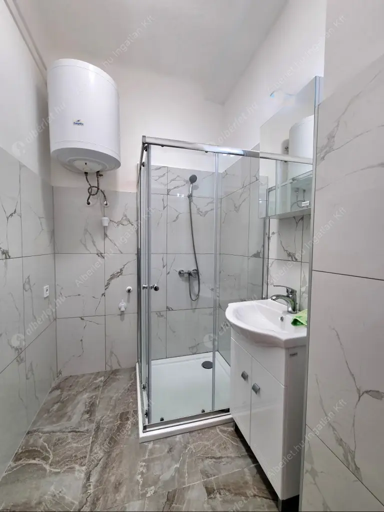 Kiadó albérlet 219000 Ft/hó áron: Budapest, I. kerület  Széna tér. Mérete: 45 nm, 1 szobás | Alberlet.hu - 6601853