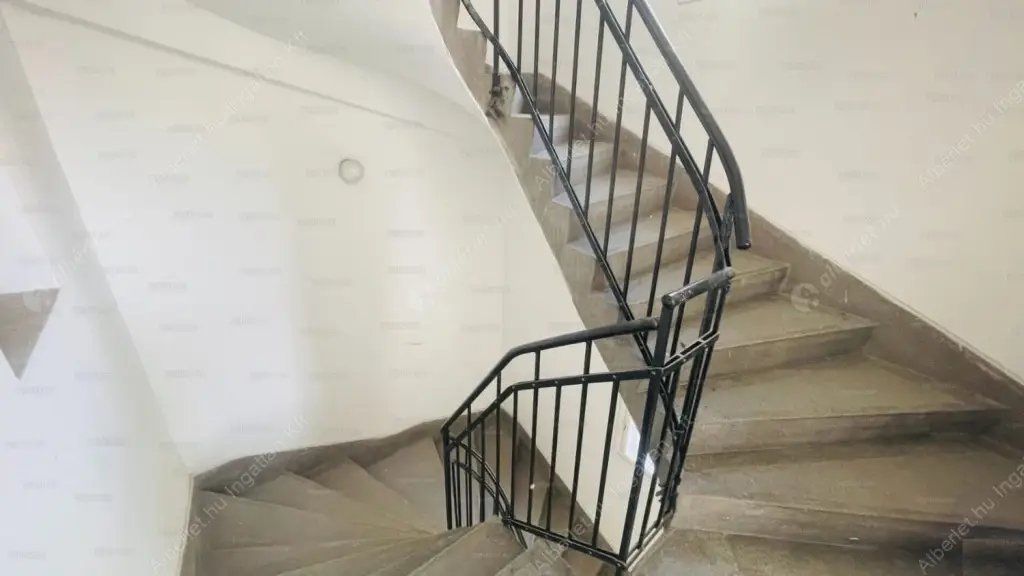 Kiadó albérlet 219000 Ft/hó áron: Budapest, I. kerület  Széna tér. Mérete: 45 nm, 1 szobás | Alberlet.hu - 6601857